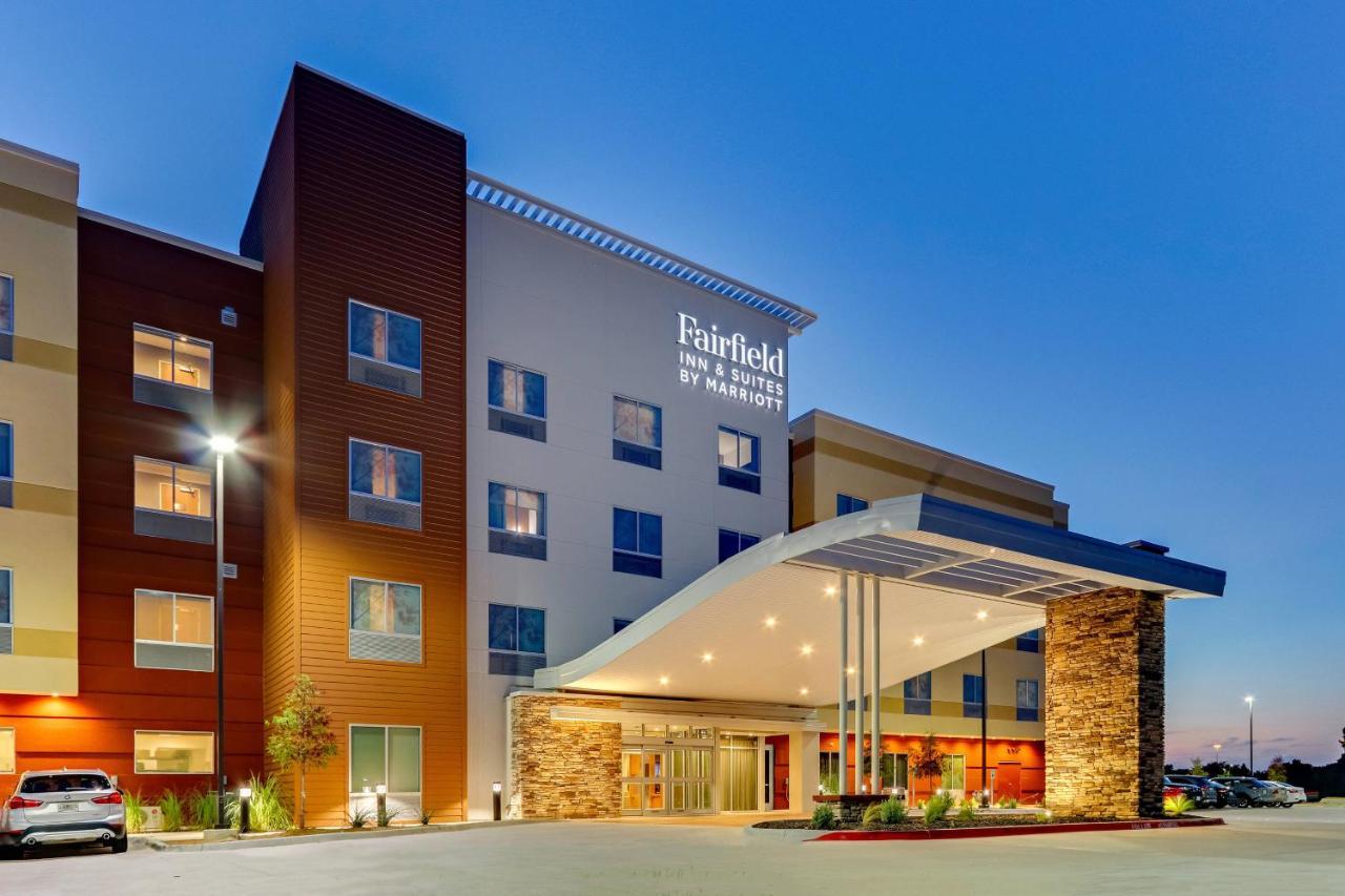 Fairfield Inn & Suites By Marriott Dallas Love Field Exterior photo
